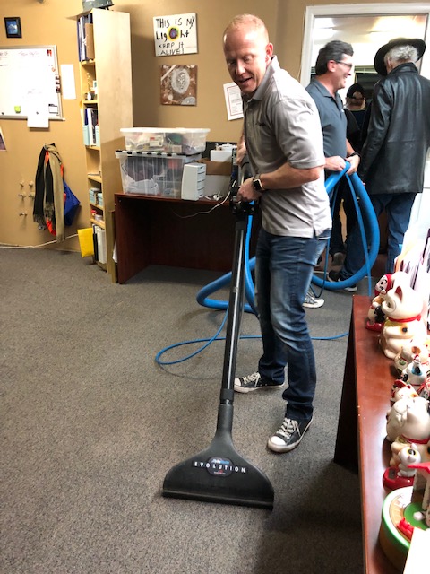 HydraMaster Sales Team Cleans Seattle Cocoon House 2018 12 17