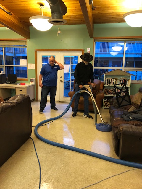 HydraMaster Sales Team Cleans Seattle Cocoon House 2018 12 17